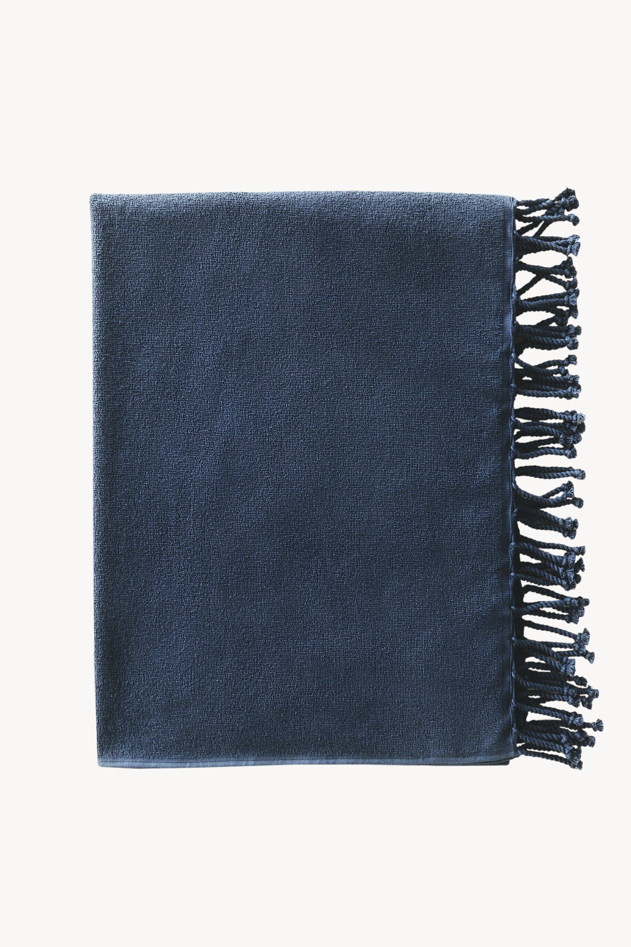 COTTON BEACH TOWEL WITH FRINGE