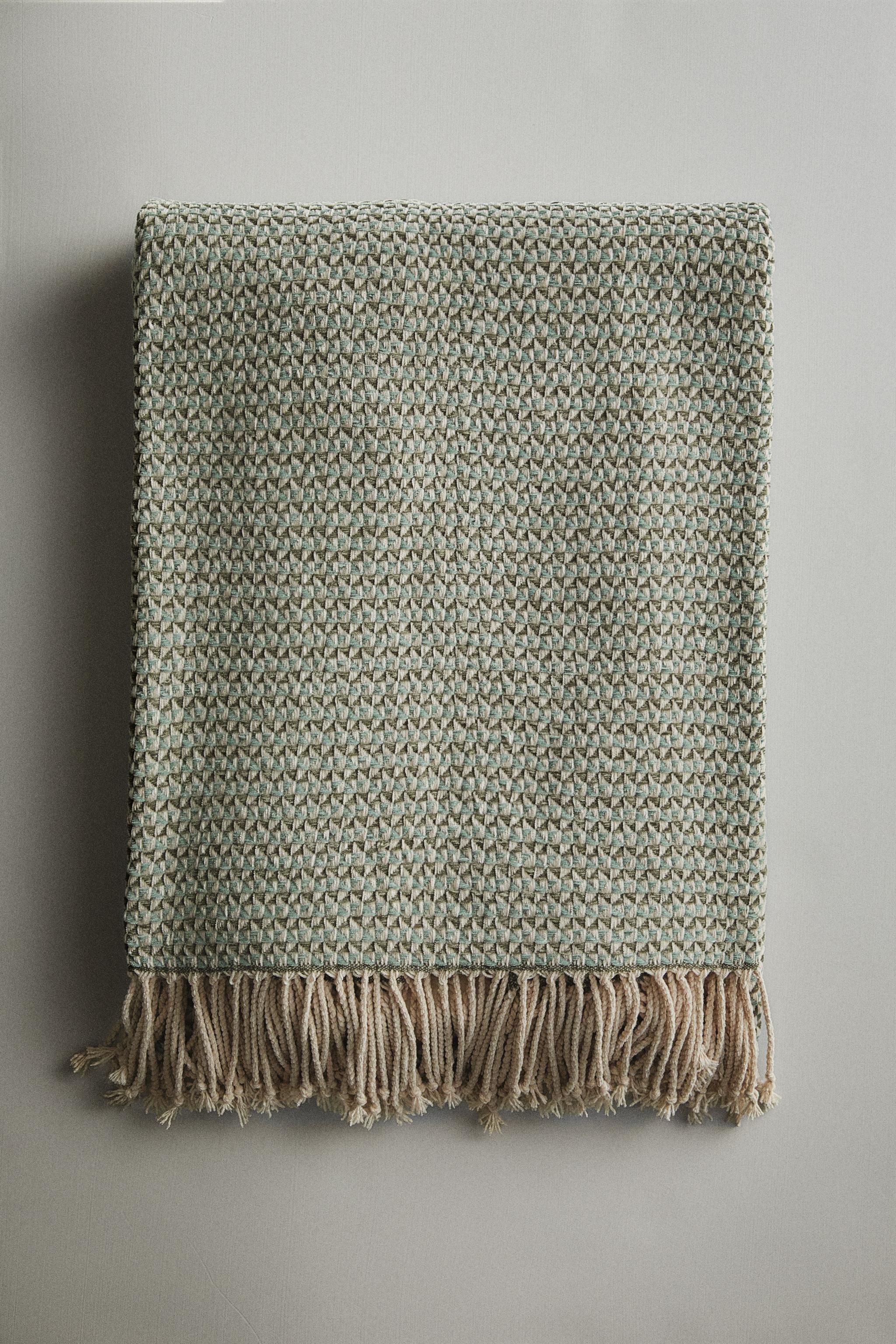COUVERTURE CHENILLE GÉOMÉTRIQUE