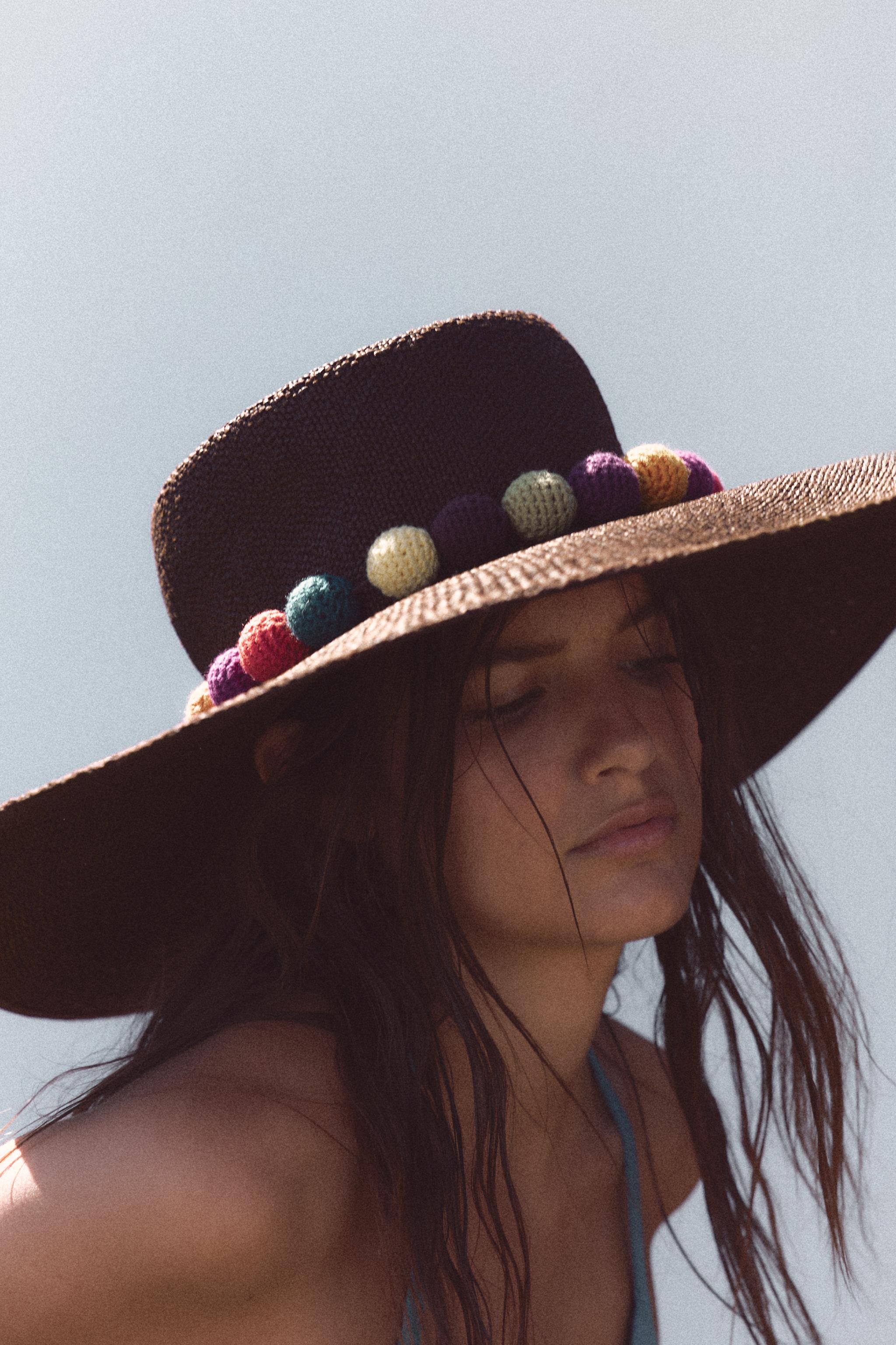 CROCHET BALL HAT — Brown