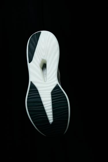 RUNNING SHOES - White by Zara