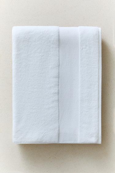 EXTRA SOFT BATH TOWEL (800 GXM²) - White by Zara