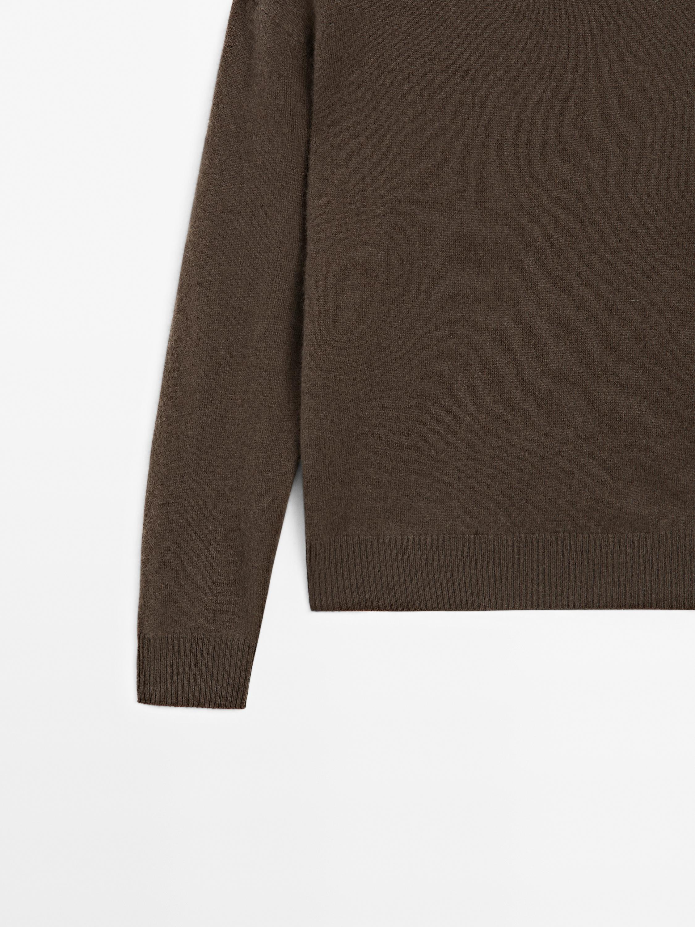 100% cashmere crew neck sweater