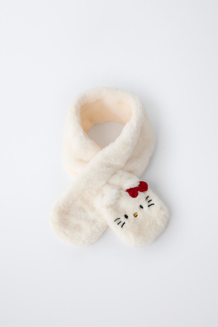 BUFANDA EFECTO PELO HELLO KITTY © SANRIO