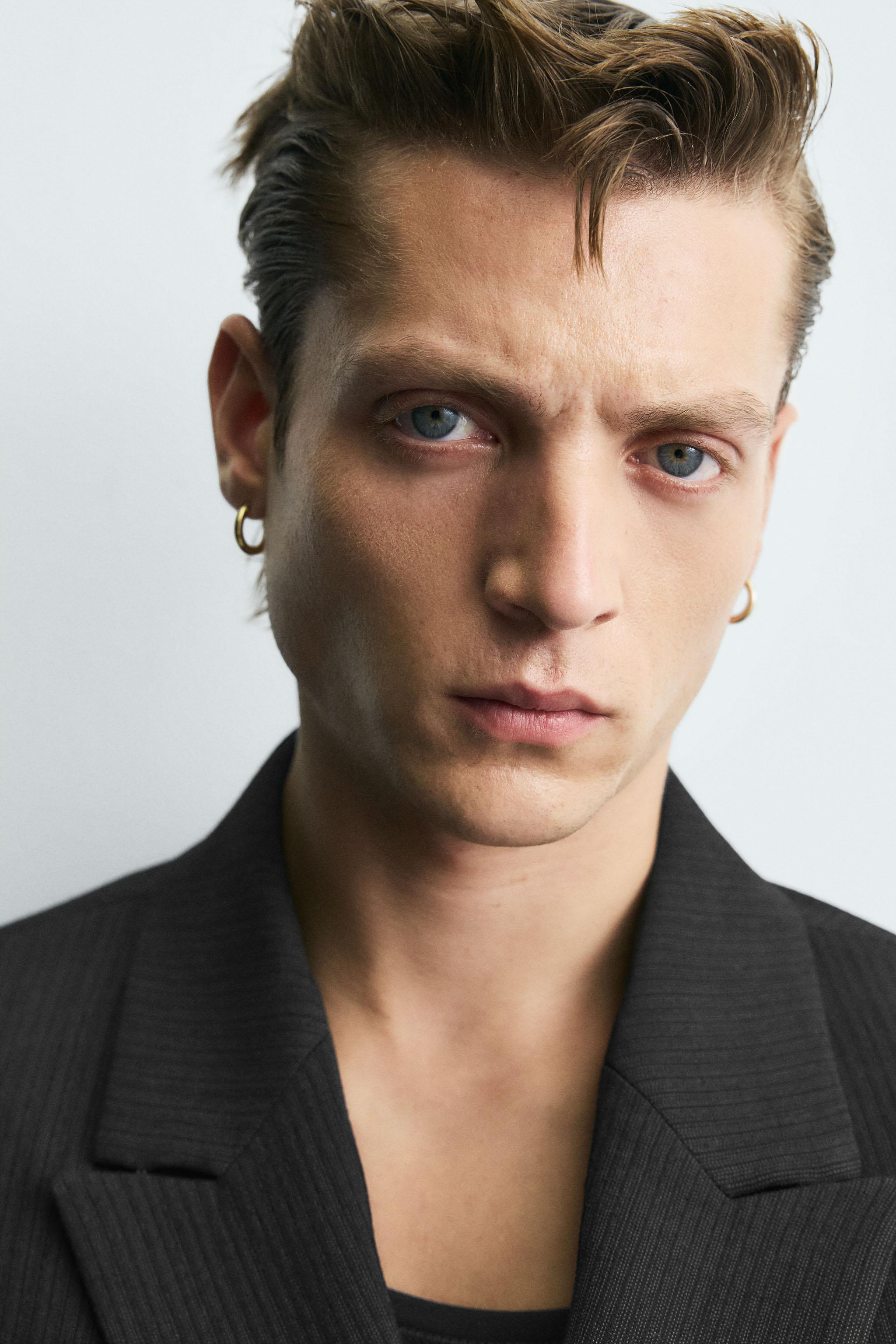 LIMITED EDITION DOUBLE BREASTED PINSTRIPE SUIT BLAZER