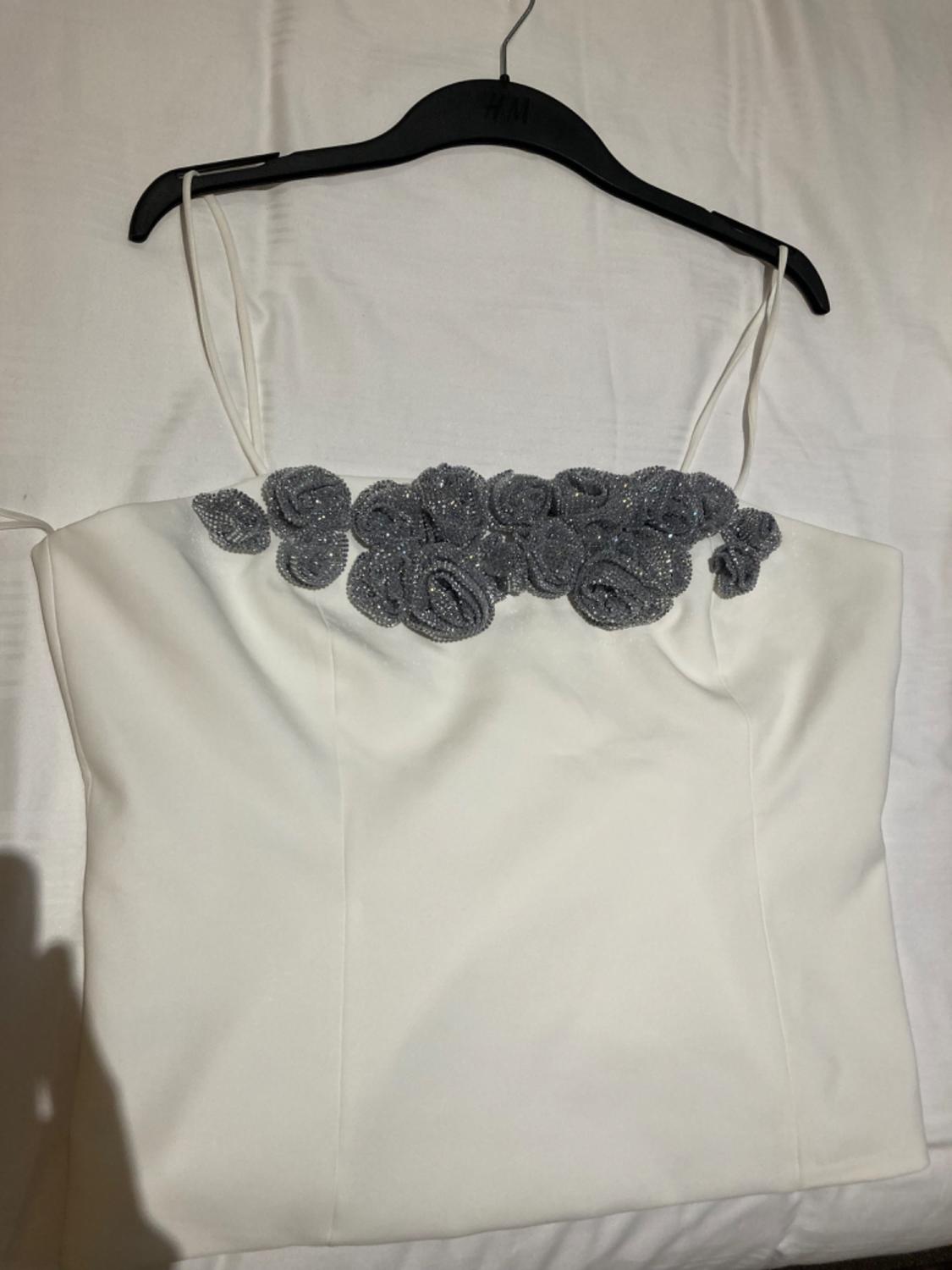 RHINESTONE FLORAL STRAPPY TOP - Image 2