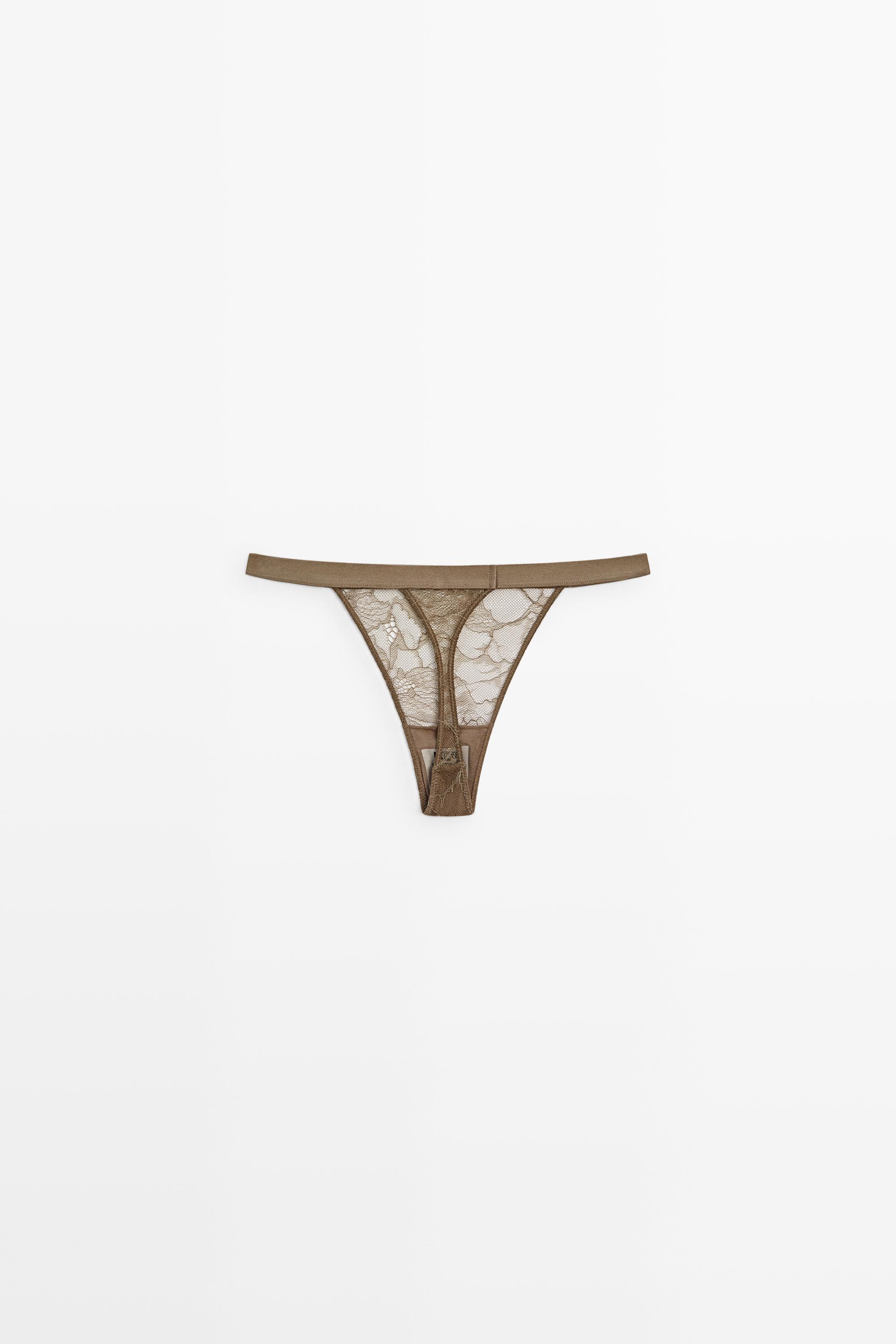 String en dentelle florale