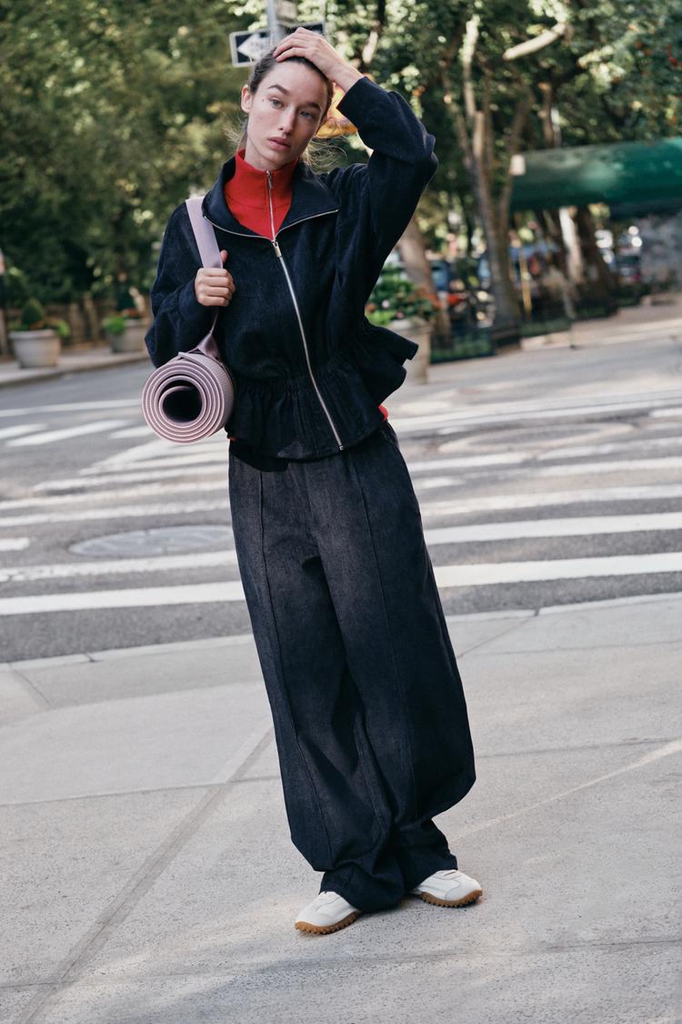 WIDE-LEG TROUSERS WITH ELASTIC WAIST