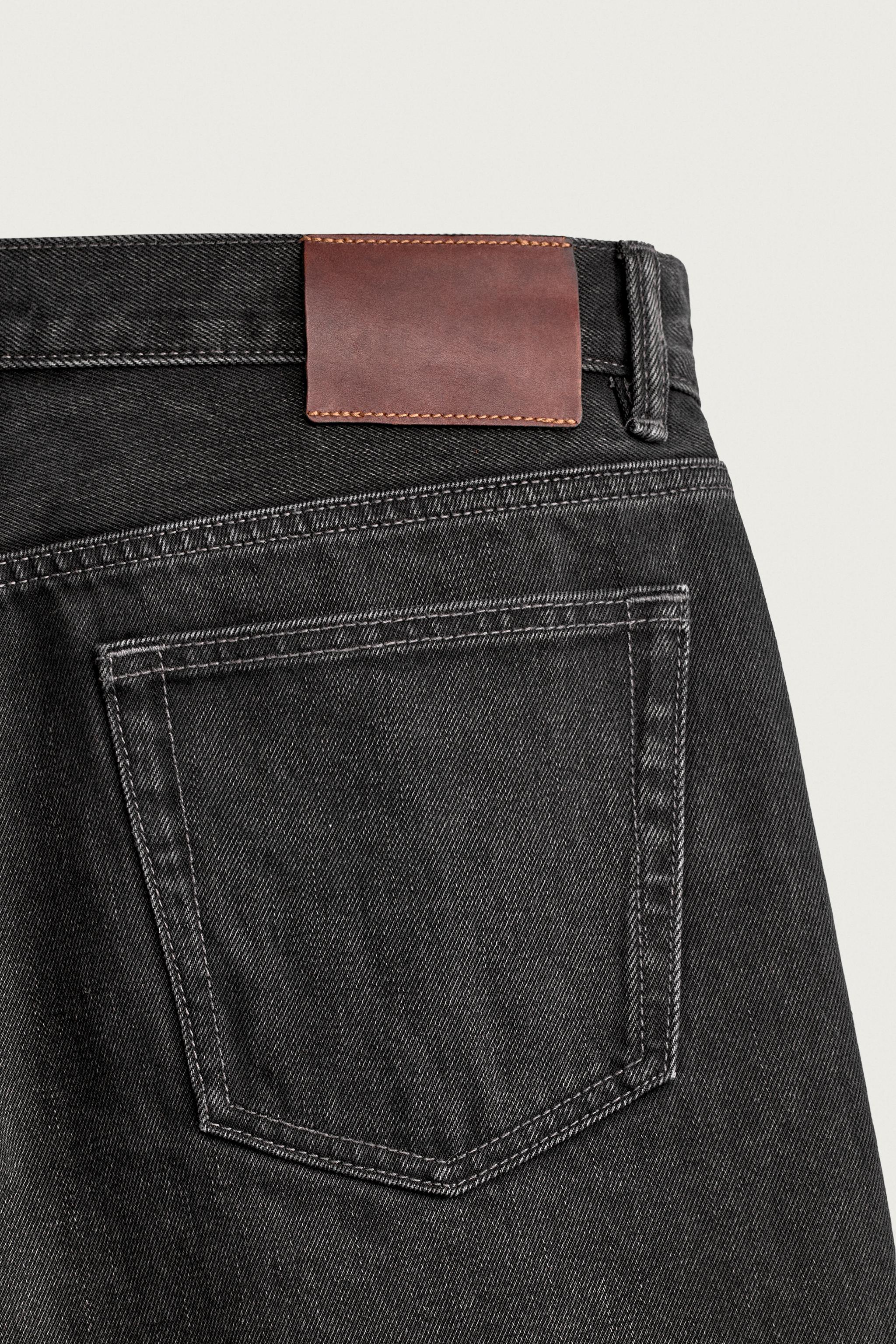 STRAIGHT FIT JEANS