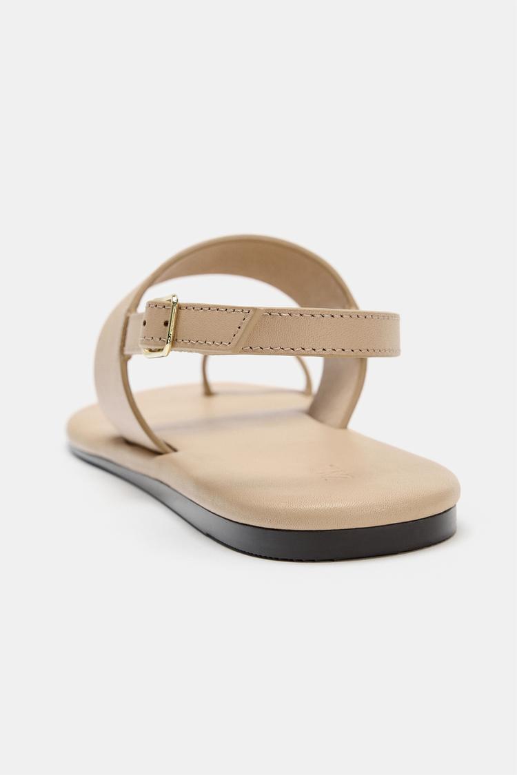 Sandalias planas de cuero 5