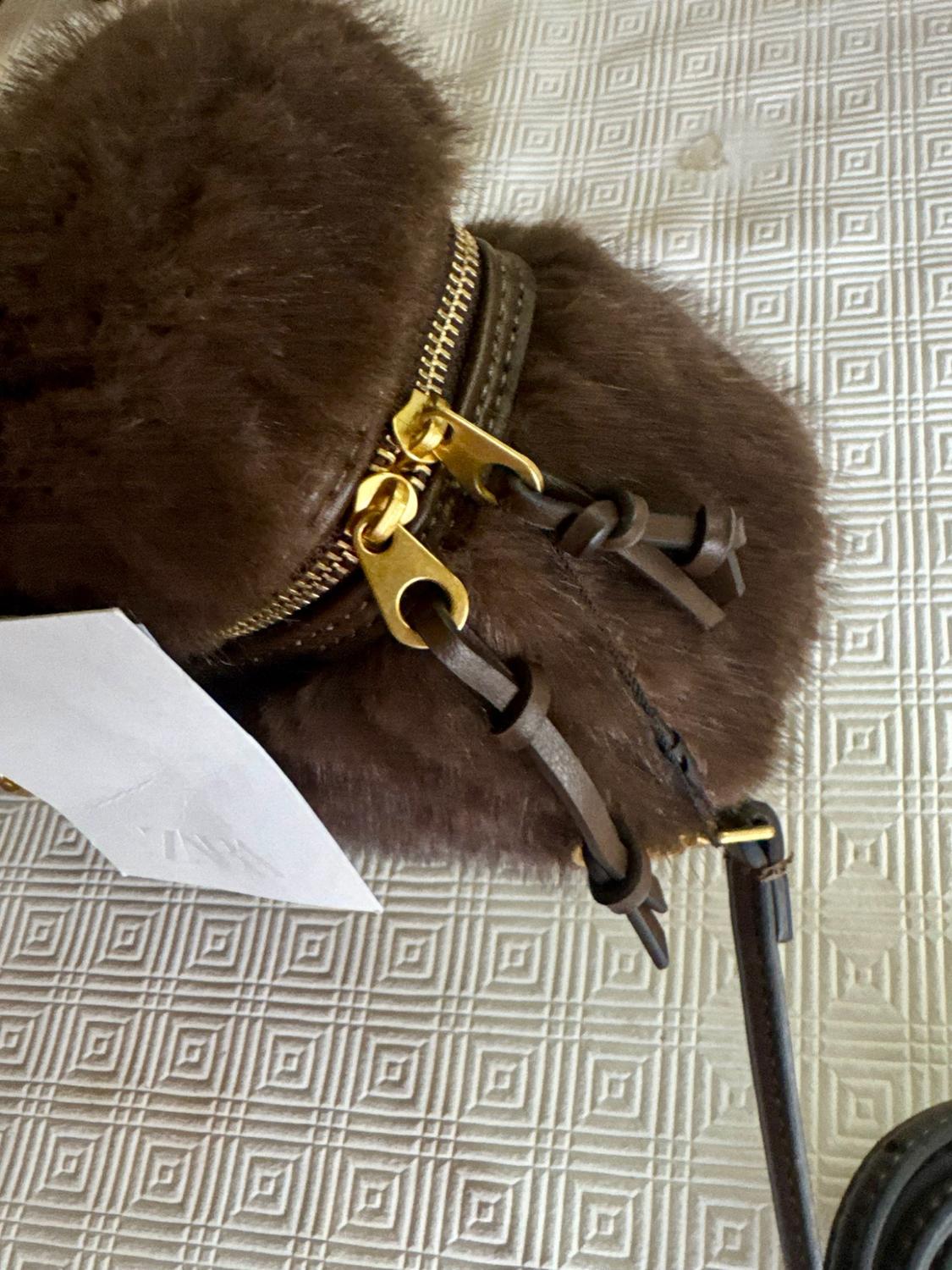 RIGID FAUX FUR BAG - Image 4