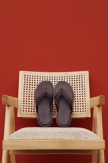 LTHR SNDLS - Burgundy Red by Zara