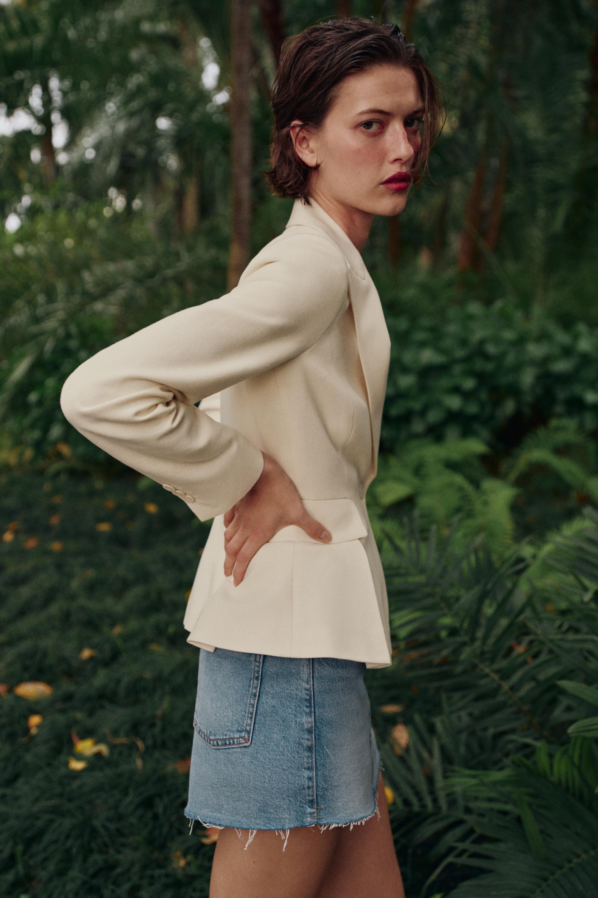 SHOULDER PAD PEPLUM TAILORED BLAZER
