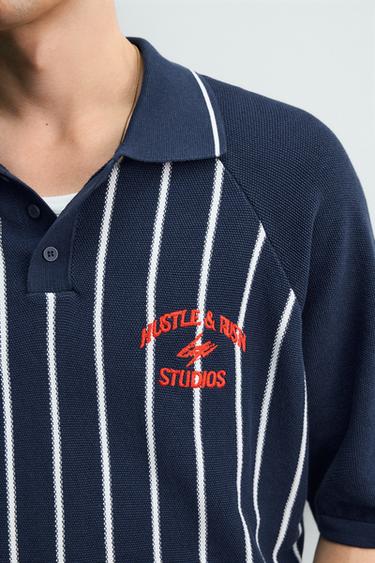POLO EN MAILLE RAYÉ AVEC BRODERIE ET PIÈCE - Bleu encre de Zara - Image 7