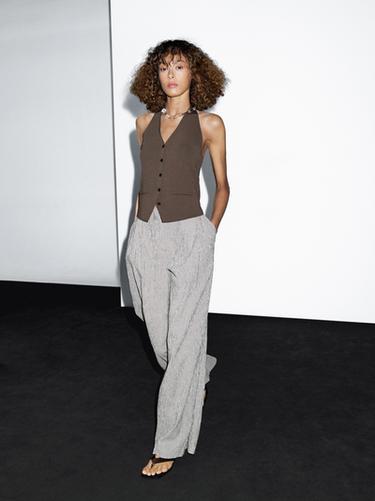 Chaleco punto cuello halter - Khaki de Zara - Imagen 0