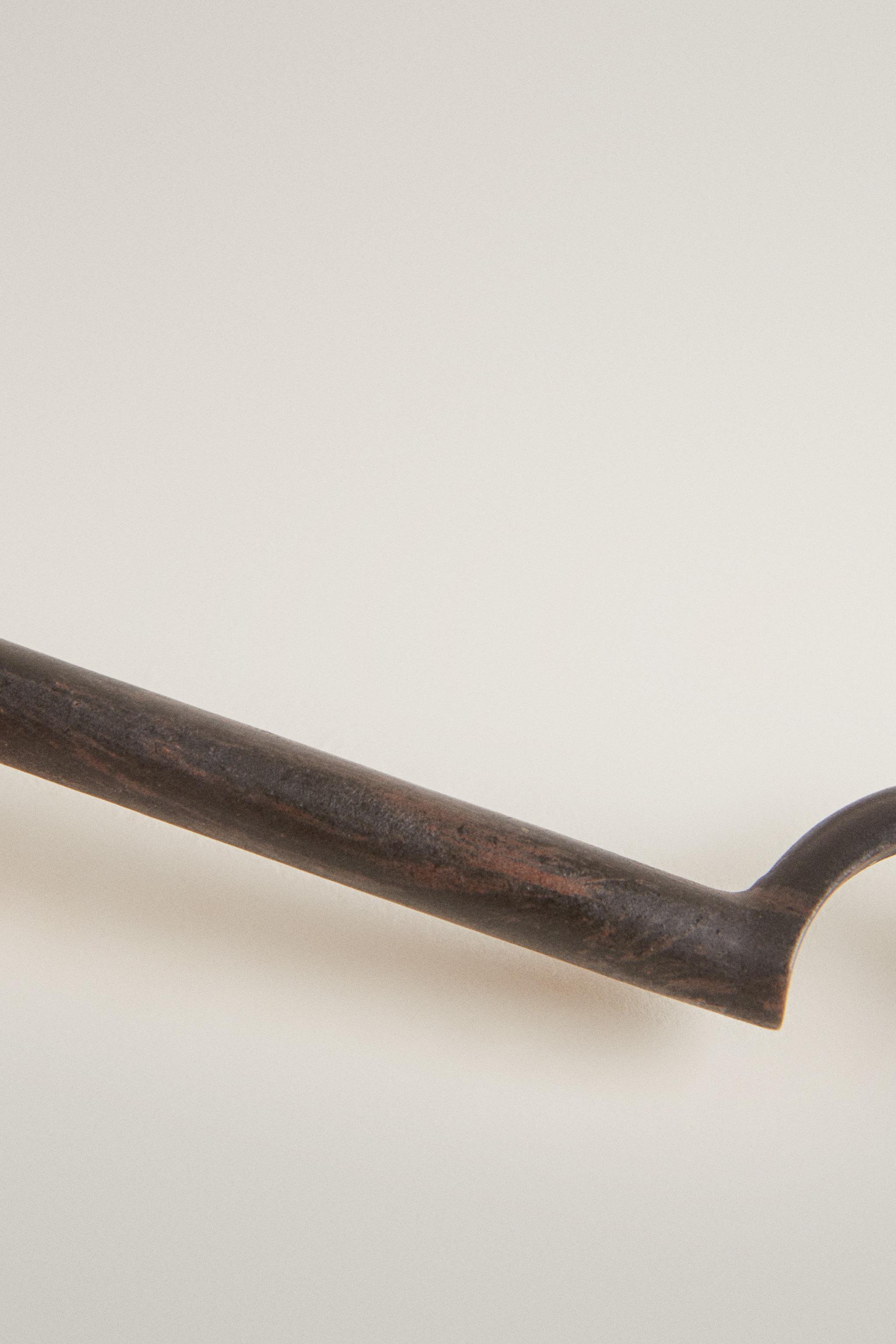 METAL CURTAIN ROD HOOK