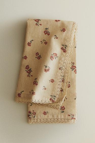 PACK OF WILDFLOWER NAPKINS WITH LACE TRIM (PACK OF 2) - Yellow by Zara