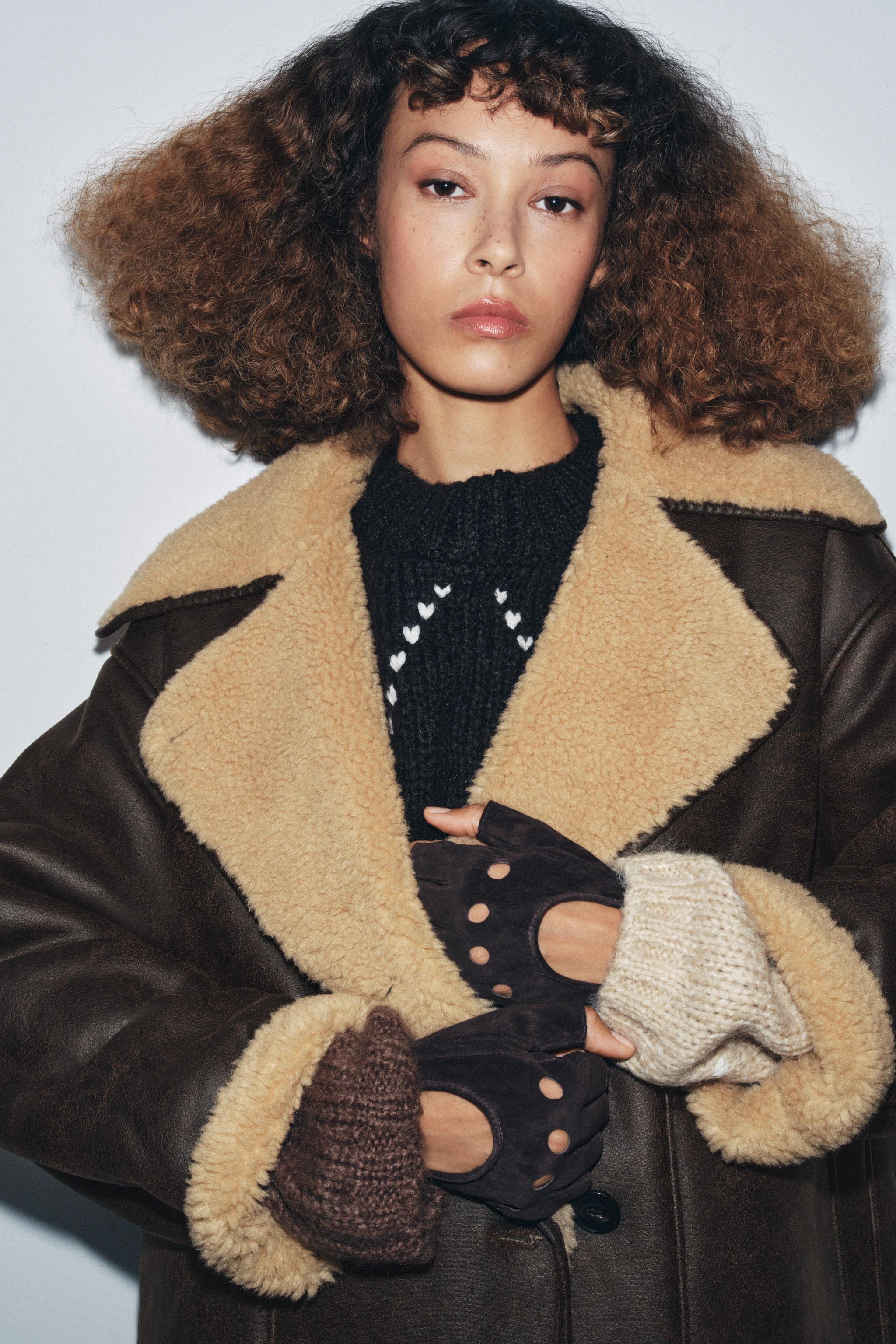 ZARA(ザラ)ダブルフェイスショートジャケット　ボア　ダークブラウン ZARA - ZARA フェイクボア ポケット ボンバージャケット XS
