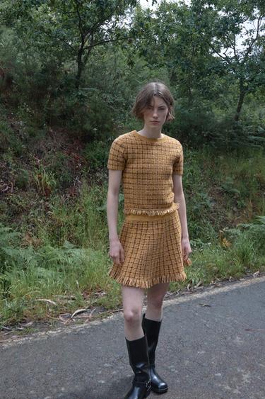 FRINGED KNIT JUMPER - Mustard by Zara