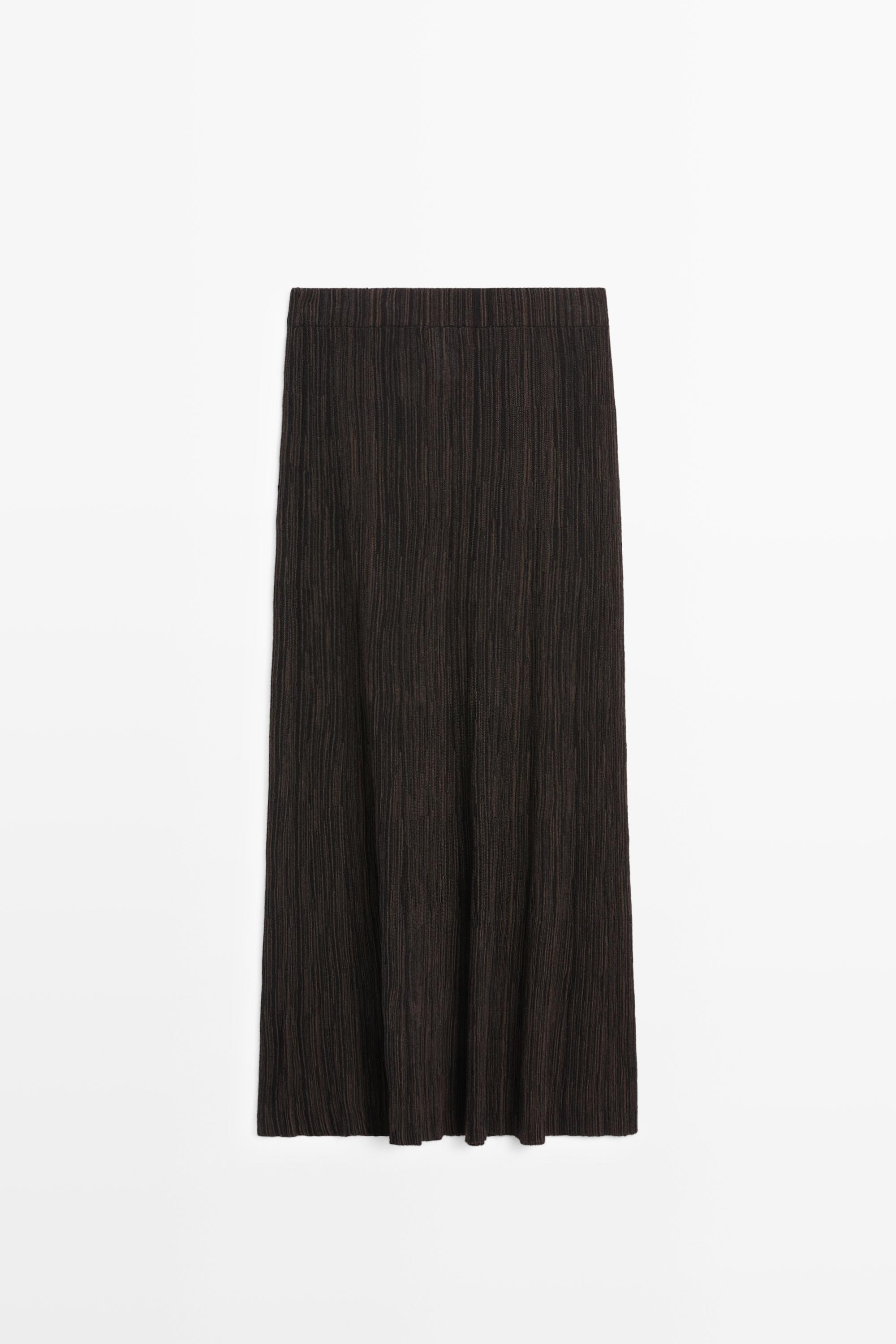 Total look pleated midi skirt with striped detail