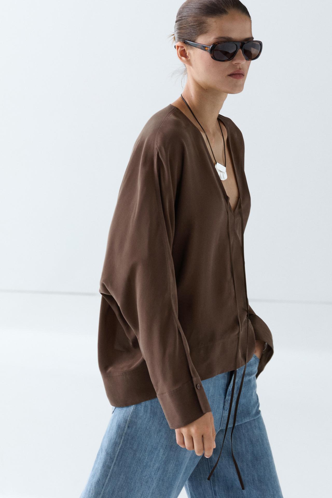 Fluid V-neck tie-front blouse — Brown