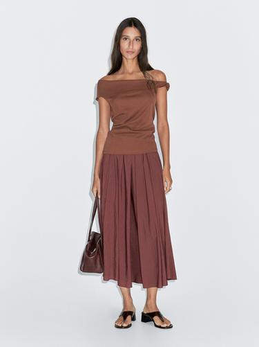 Top drapeado detalle nudo - Marrón de Zara