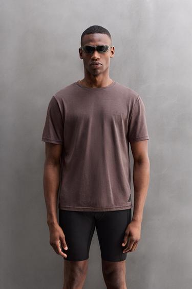 SOFT TEXTURED T-SHIRT - Burgundy by Zara