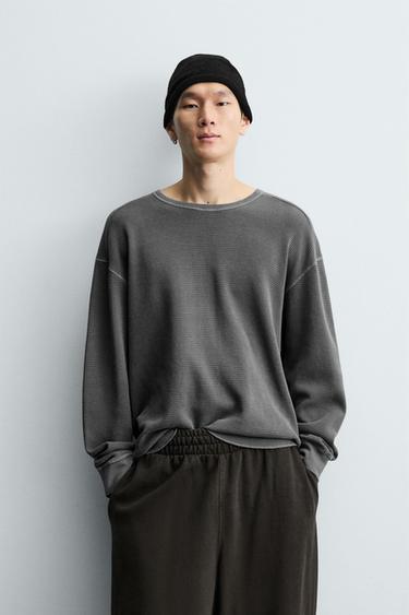 CAMISETA LAVADA ESTRUCTURA CUADRILLÉ - Gris de Zara