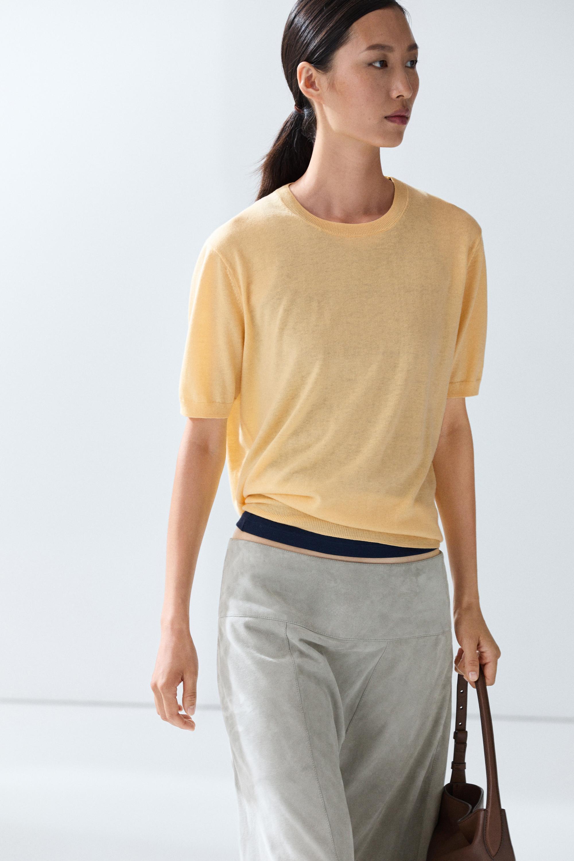 Short-sleeve fine-knit sweater — Yellow
