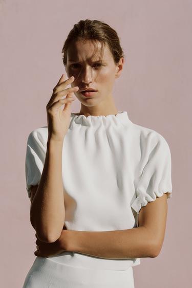 TOP PUNTO FRUNCES - Blanco de Zara