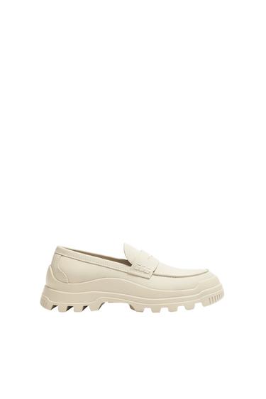MOCASÍN ENGOMADO
