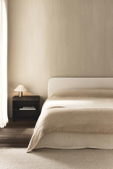 TEXTURED BEDSPREAD - Light beige by Zara