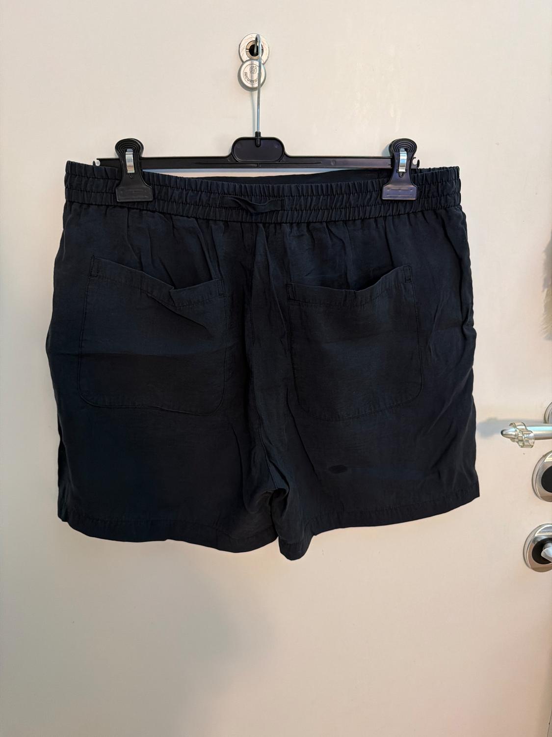 SHORT REGULAR FIT BERMUDA SHORTS - Image 2