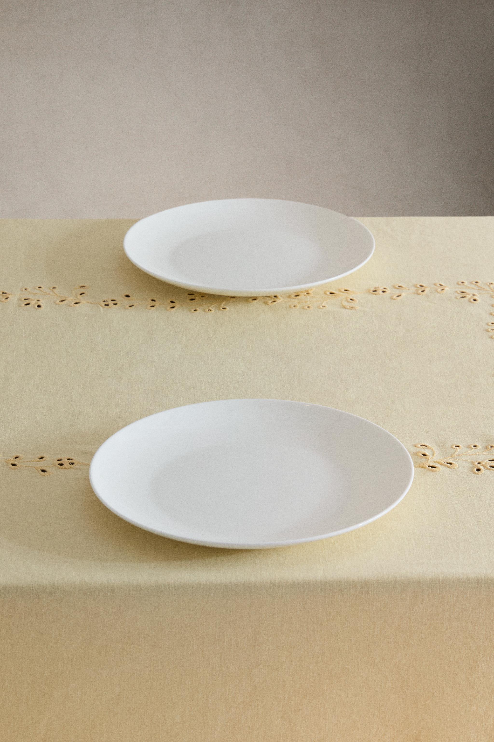 EMBROIDERED LINEN TABLECLOTH — Yellow