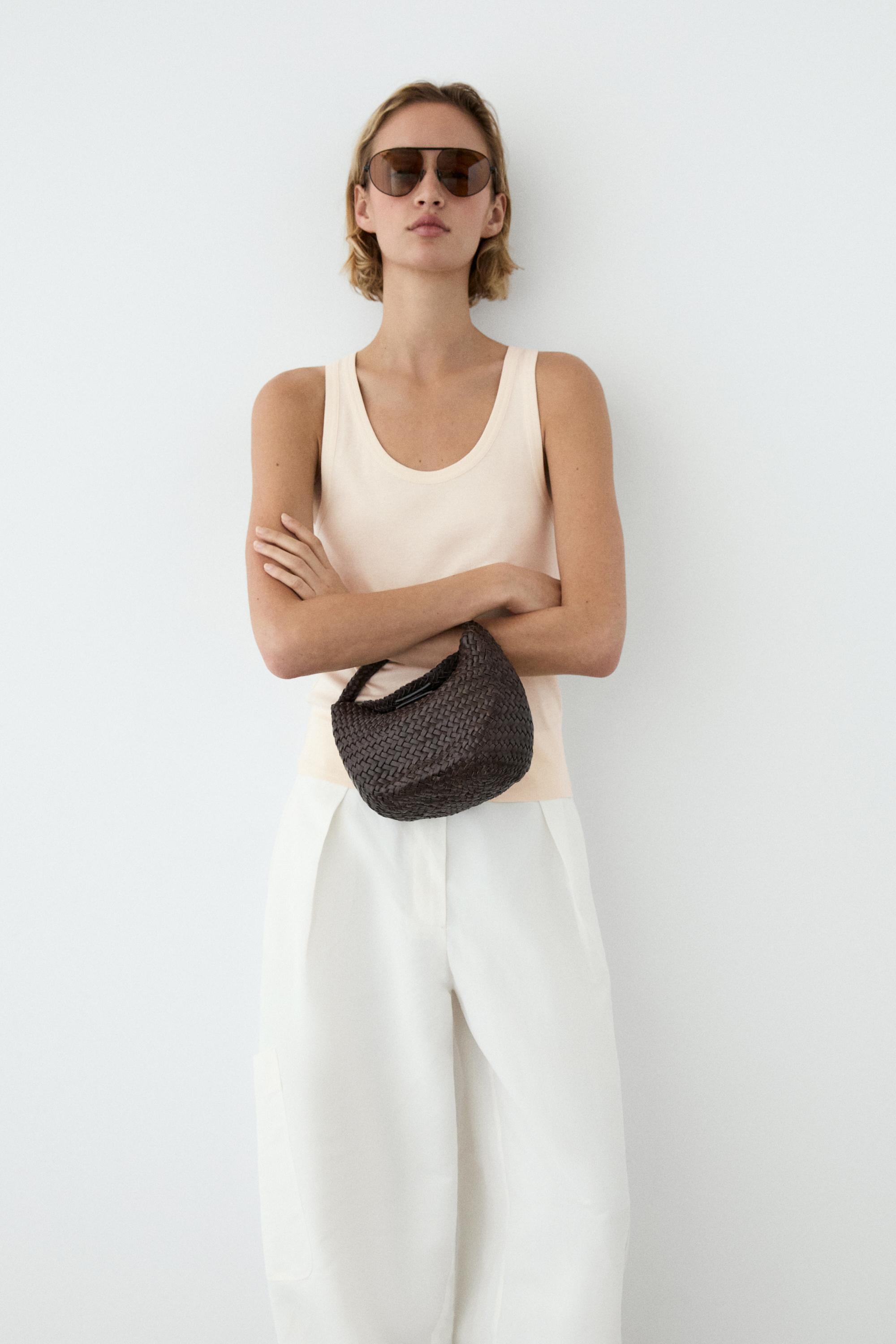 Sleeveless 100% cotton T-shirt