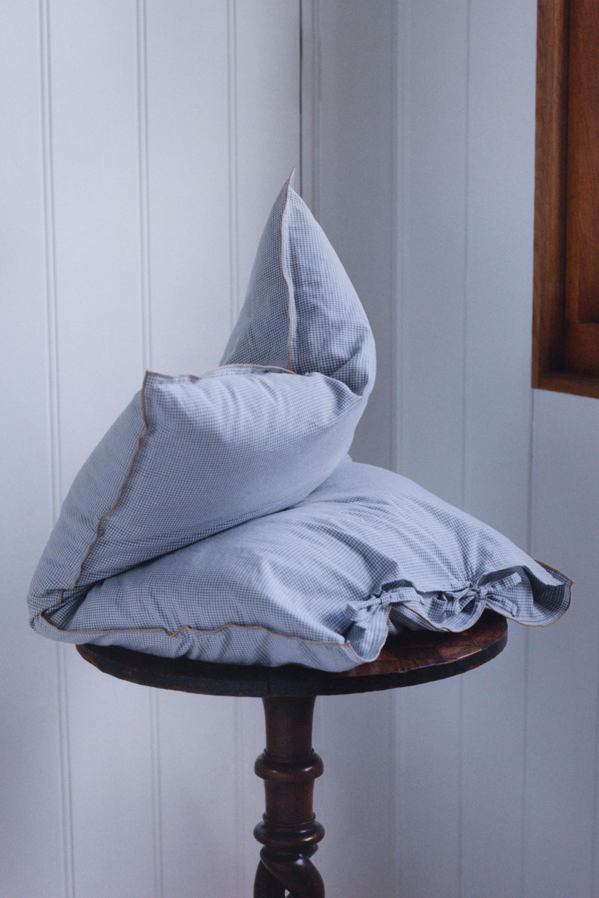 KATHARINE POLE MINI CHECK PILLOWCASE — Gray / Blue
