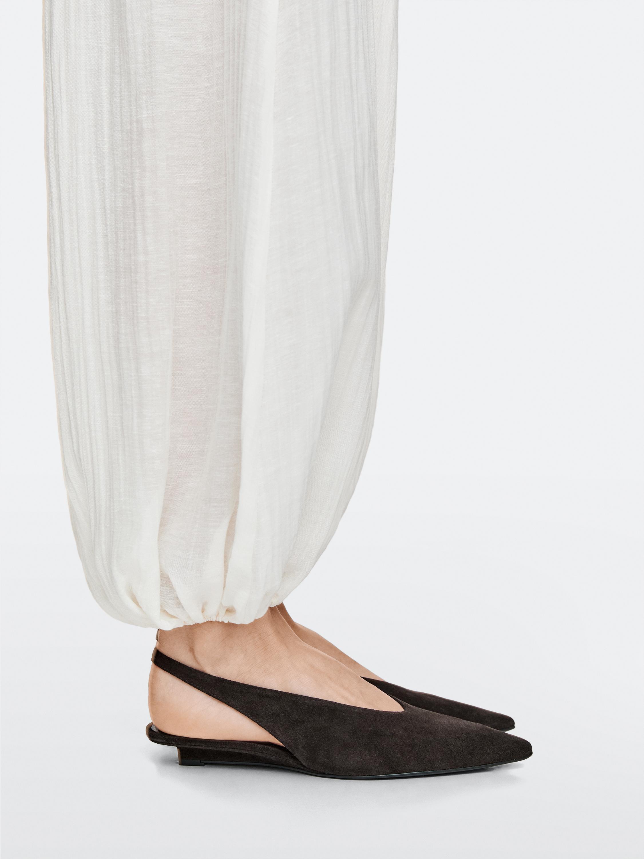 Split suede leather slingback shoes