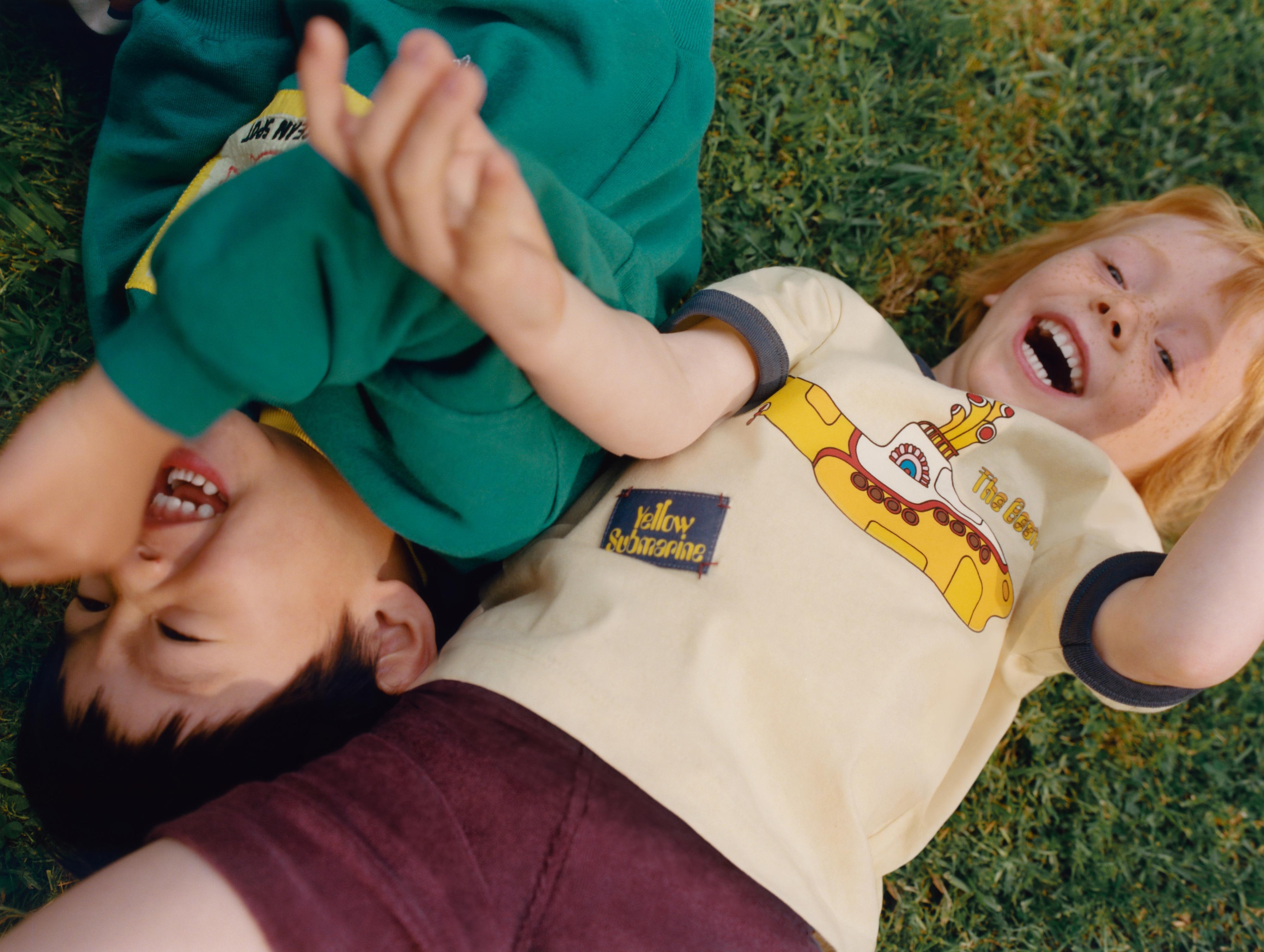 EMBROIDERED PATCH SWEATSHIRT — Mid-green