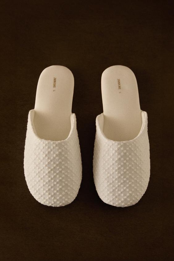 EMBROIDERED FABRIC SLIPPERS - White | ZARA United States