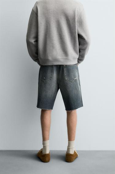 BERMUDA EN DENIM DÉCHIRÉ - Bleu / Vert de Zara - Image 2