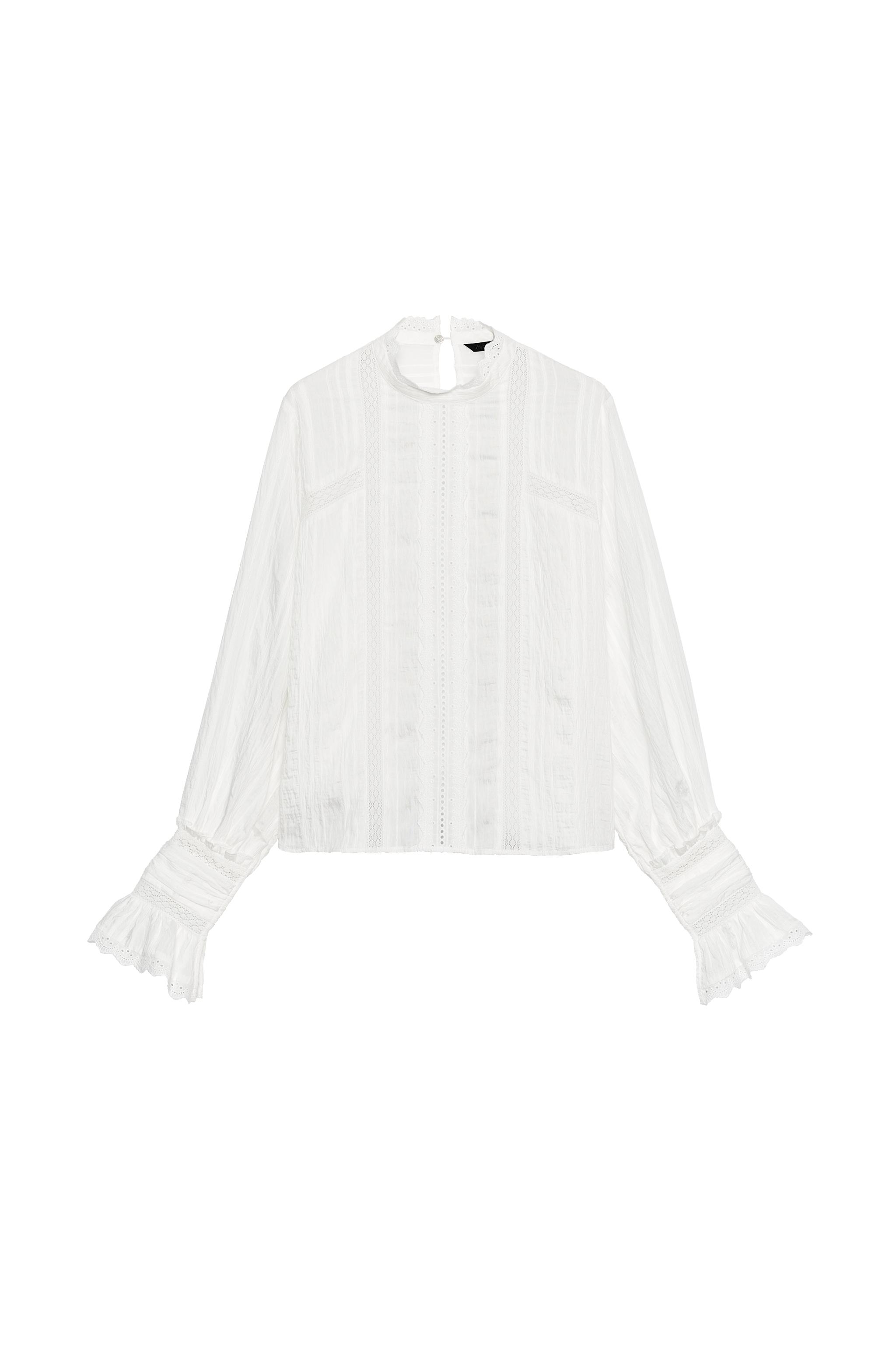 BLUSA ROMÁNTICA BORDADOS