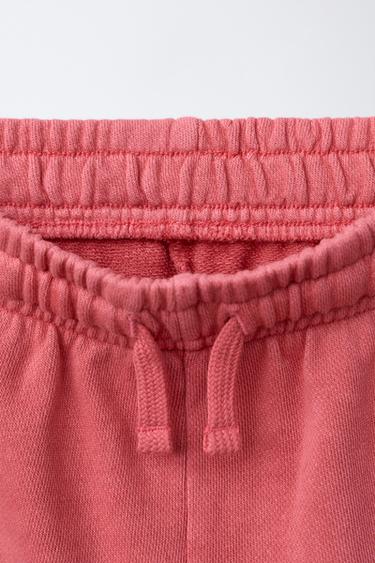 ENSEMBLE T-SHIRT ET SHORT À INSCRIPTION - Rouge de Zara - Image 6