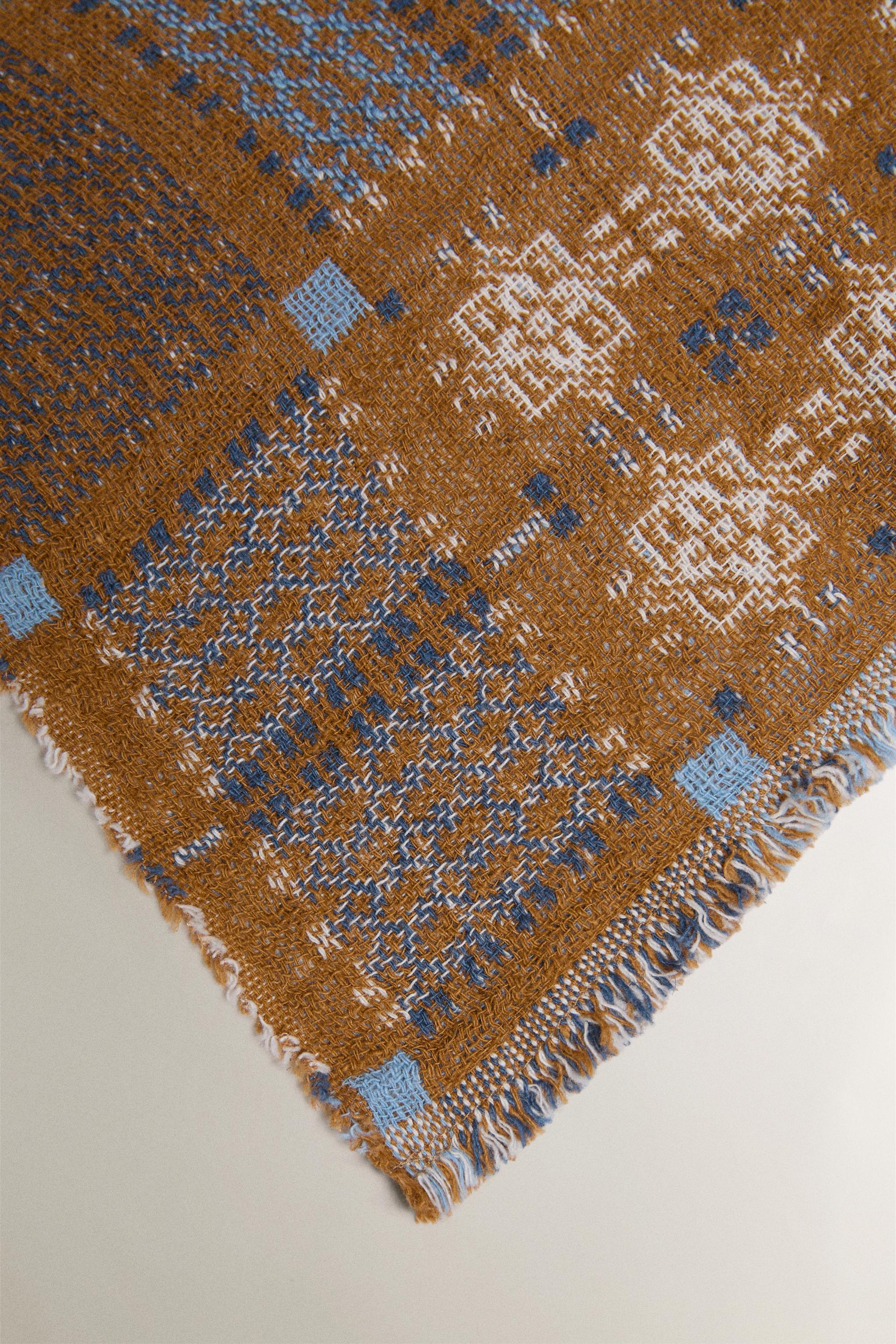 GEOMETRIC DESIGN BLANKET — Brown
