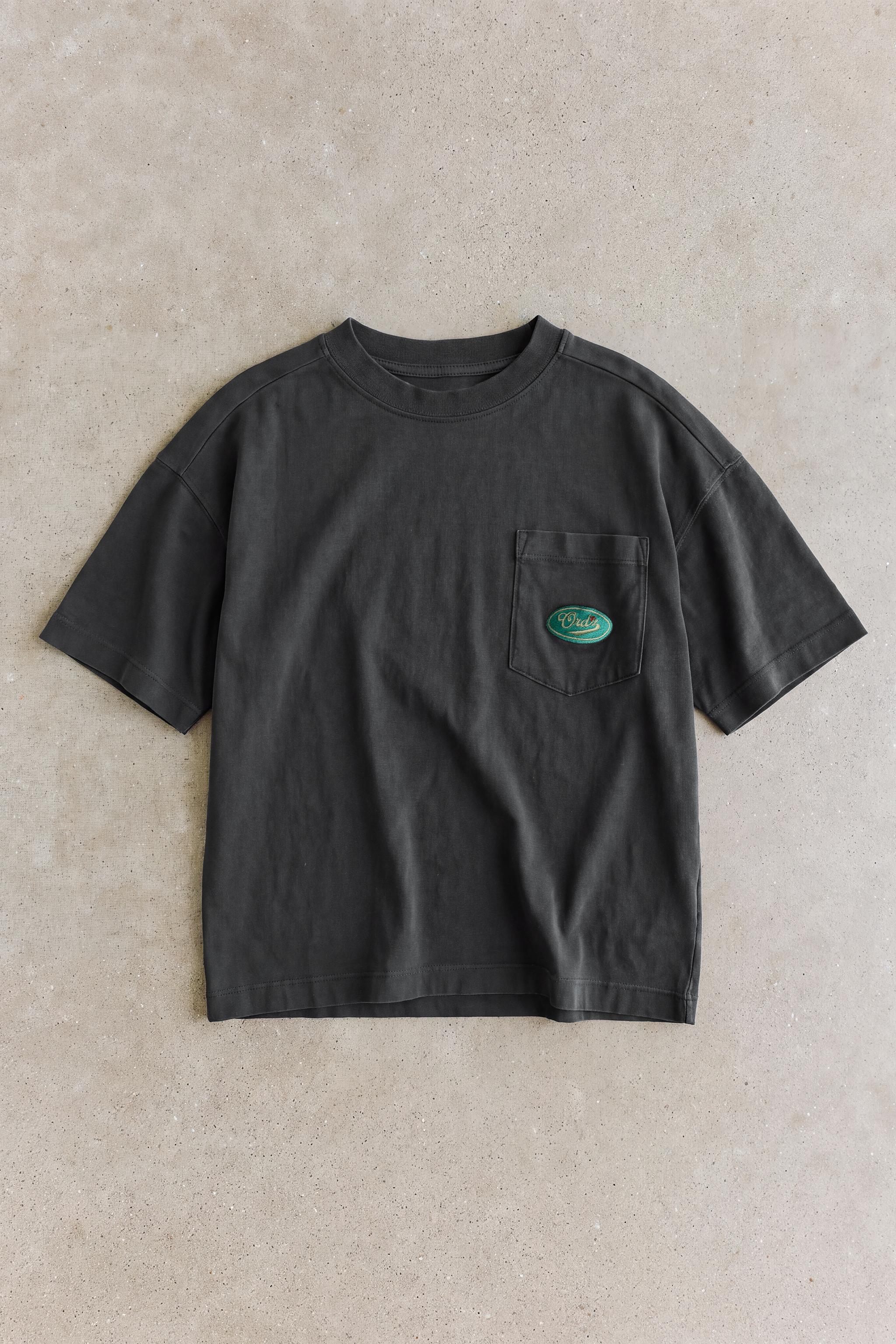 WASHED EFFECT EMBROIDERED LOGO POCKET T-SHIRT — Dark anthracite