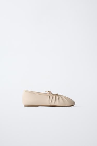 КОЖАНЫЕ БАЛЕТКИ — Песочно-коричневый от Zara