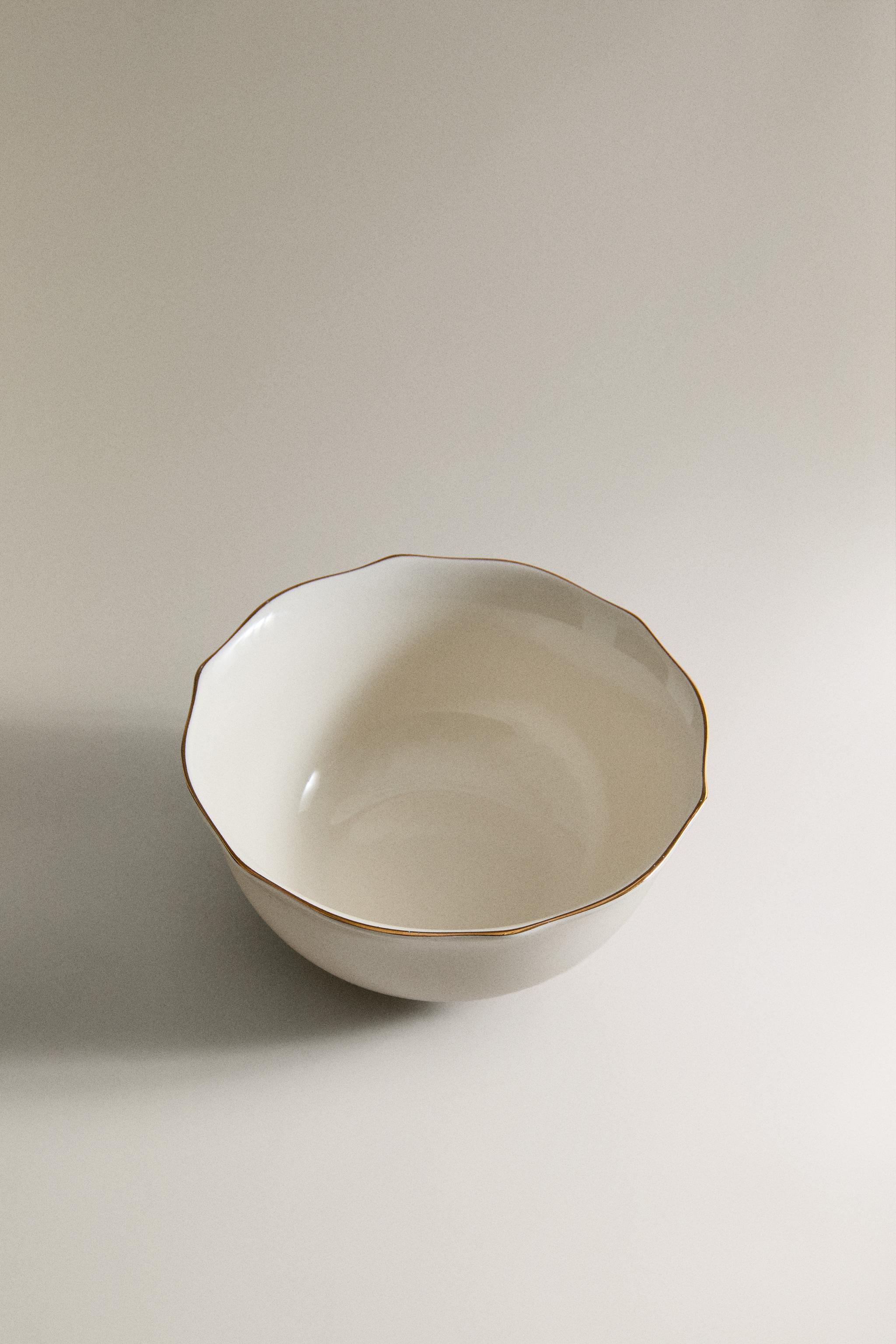 PORCELAIN BOWL WITH RIM DETAIL