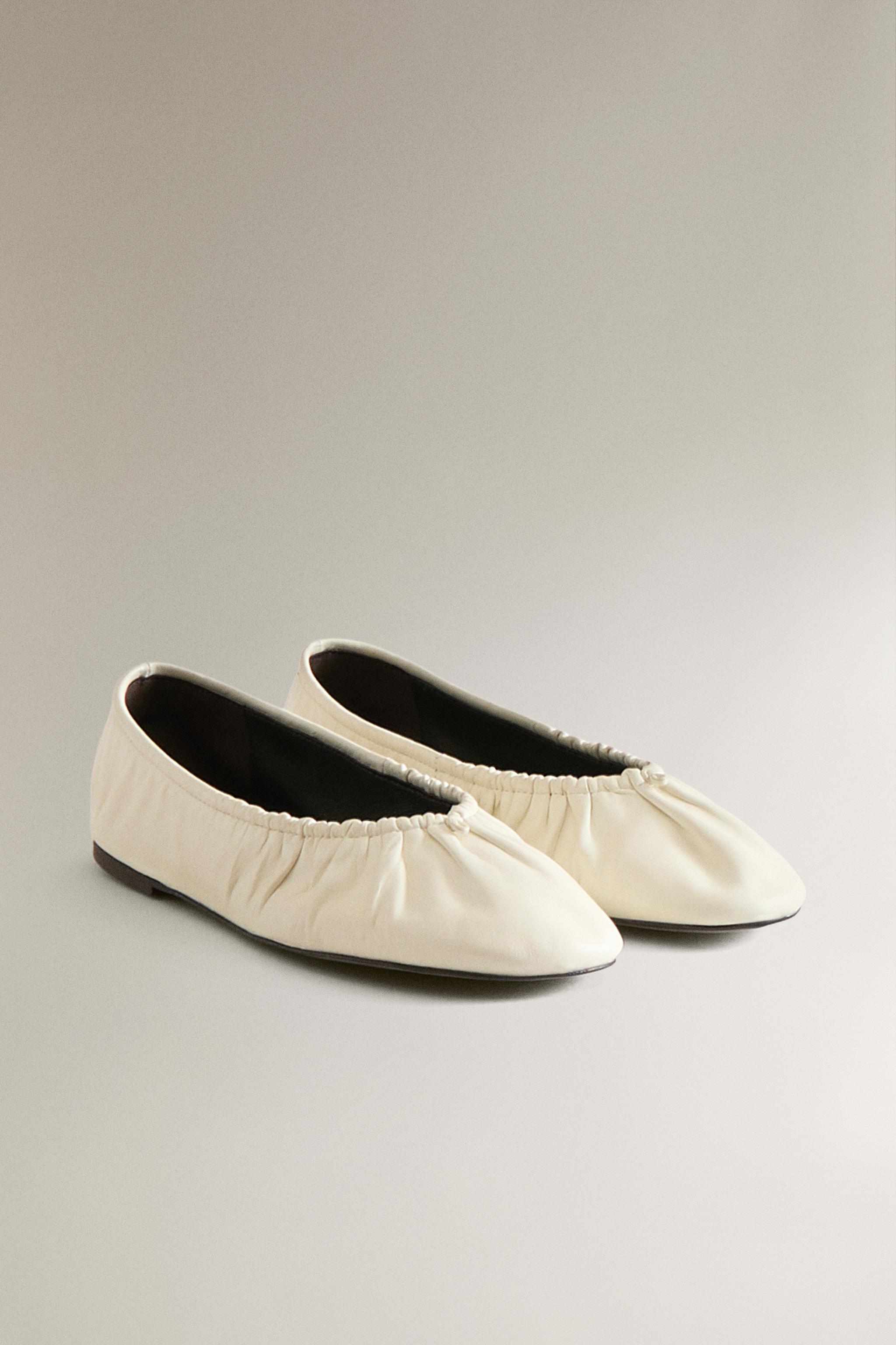 GATHERED LEATHER BALLET FLATS — Beige