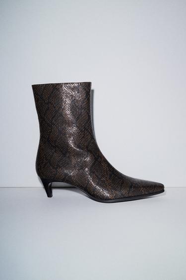 Zara PRINTED HEEL ANKLE BOOTS - Snake