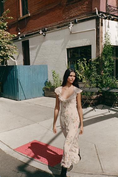 VESTIDO MIDI FLORES - único da Zara - Imagem 0