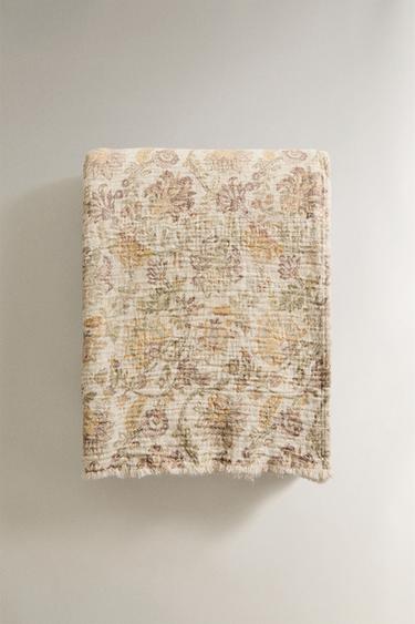 FLORAL COTTON BLANKET - Green by Zara