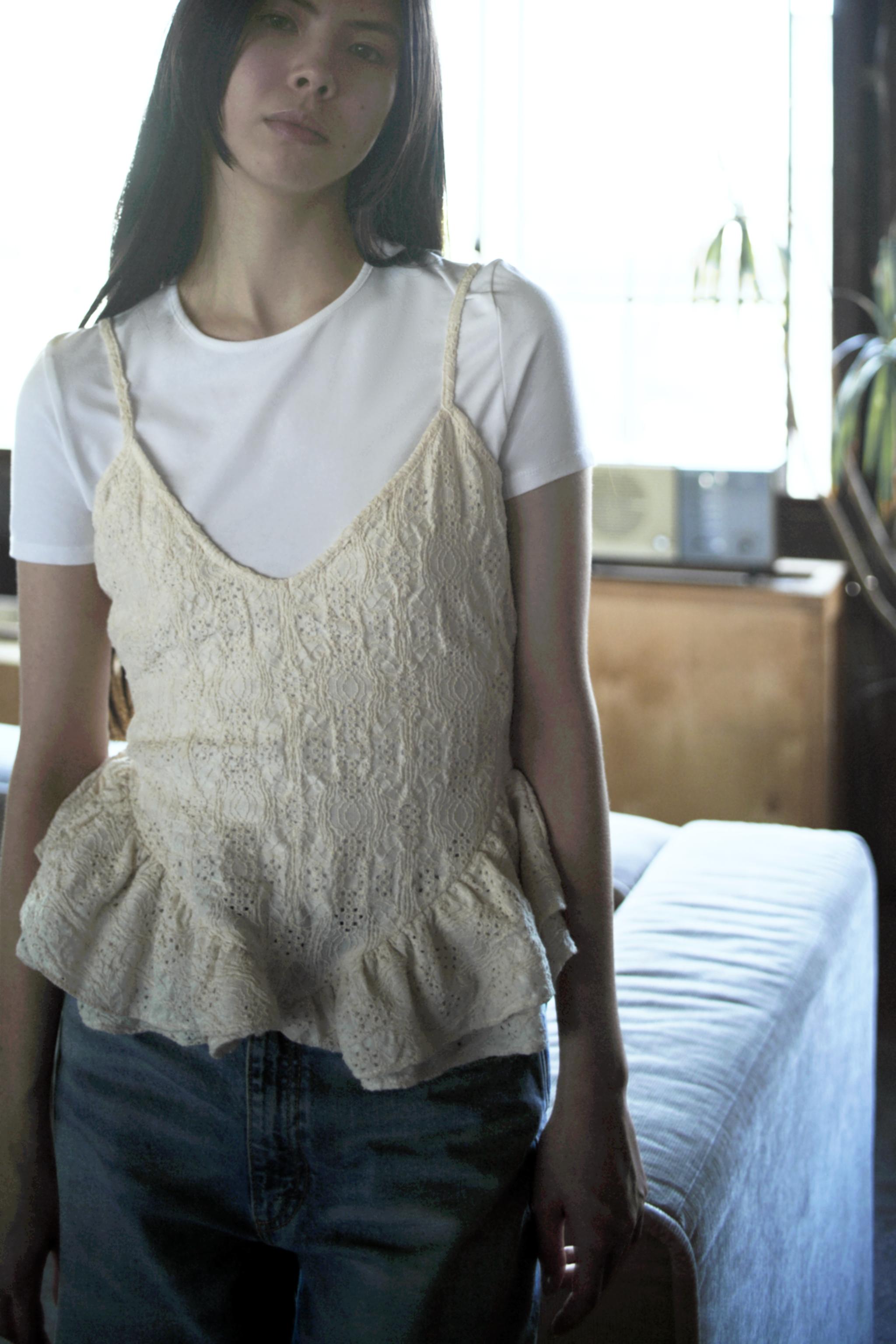 ペプラム刺繍トップス - エクリュ | ZARA Japan / 日本